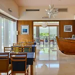 Hotel Porec فندق 3*