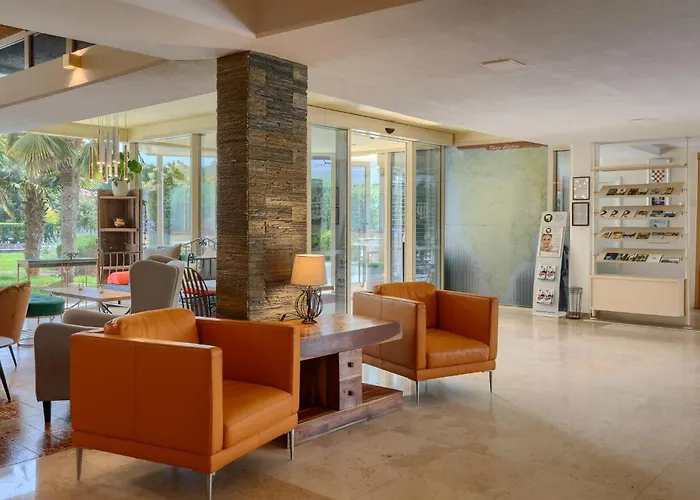 מלון Hotel Porec 3*