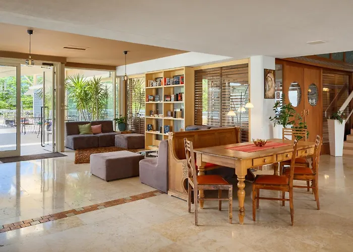 Hotel Porec 3* פורץ