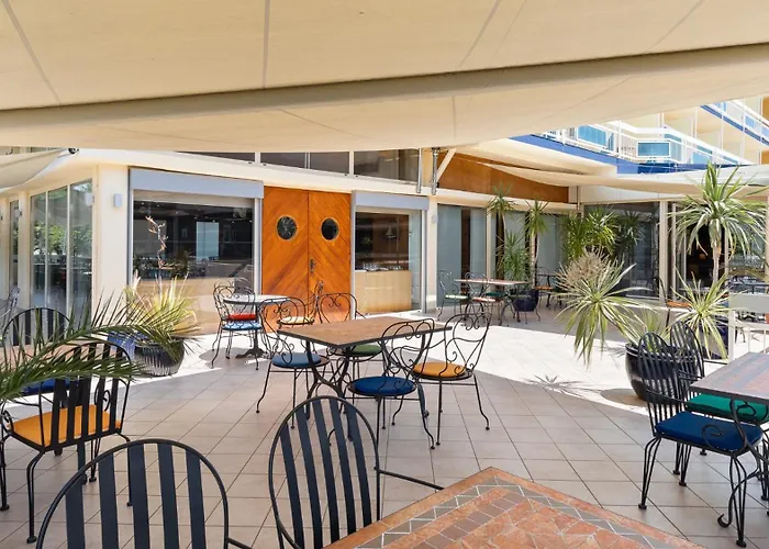 מלון Hotel Porec 3*