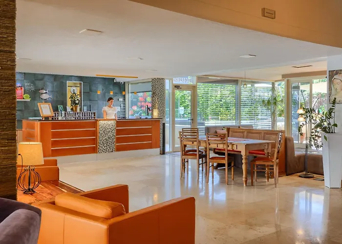 מלון Hotel Porec