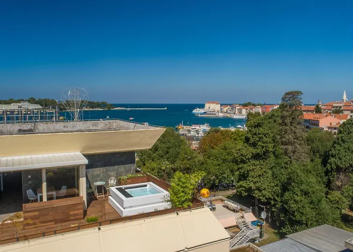 Hotel Porec מלון