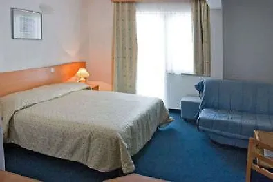 מלון Hotel Porec 3*