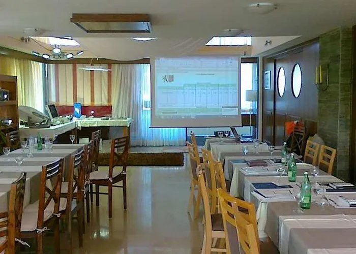 Hotel Porec פורץ